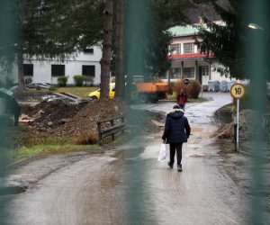 23.12.2019., Sarajevo, Bosna i Hercegovina - U vojani Blazuj trenutno boravi oko 400 migranata i izbjeglica, vecinom prebaceni iz kampa Vucjak.
Photo: Armin Durgut/PIXSELL