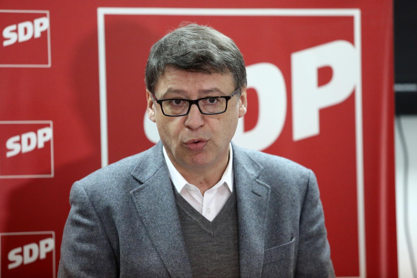 25.01.2020., Rijeka -  Konferencija za medije Primorsko goranskog SDP-a na temu Indeksa percepcije korupcije. Govorili su Zeljko Jovanovic i Mirela Ahmetovic. Portret
Photo:Goran Kovacic/PIXSELL