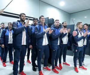27.01.2020., Zagreb - Docek srebrnih rukometasa sa EP u MZLZ Franjo Tudjman. Dobro raspolozeni navijaci u velikom broju docekali su rukometase. 
Photo: Goran Stanzl/PIXSELL