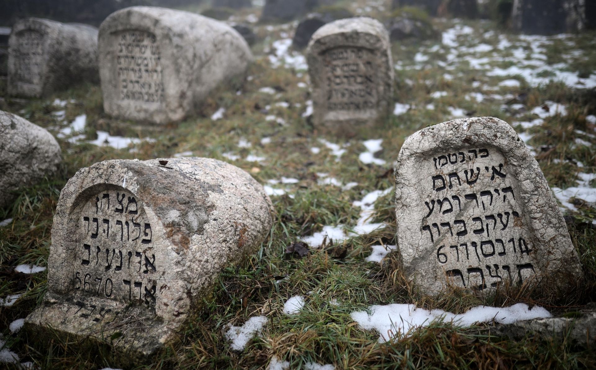 27.01.2020., Sarajevo, Bosna i Hercegovina - Zidovsko groblje "Borak" u Sarajevu smjesteno je na jugozapadnom dijelu grada, u predjelu Kovacici i Debelo Brdo. O nastanku i razvoju ovog groblja do 16. stoljeca nema pouzdane dokumentacije, ali se na osnovu podataka protokola Zidovske opcine, 1630. godina moze  uzeti kao godina osnivanja ovog groblja. Ovo groblje najstarije je u BiH i nakon onog u Pragu, najvece je u Europi.  
Photo: Armin Durgut/PIXSELL