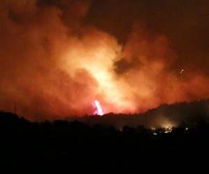 28.07.2019.,Sibenik - Borba sa vatrenom stihijomu Bilicama i okolnim zaseocima trajala je cijelu noc.Vatrogasci,hrvatska vojska,policija i gradjani dali su sve od sebe kako bi vatrenu stihiju stavili pod kontrolu.
Photo: Dusko Jaramaz/PIXSELL