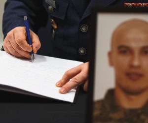 29.01.2020., Zemunik - U vojarni "Pukovnik Mirko Vuksic" u Zemuniku, otvorena je knjiga zalosti za stradale pilote Hrvatskog ratnog zrakoplovstva bojnika Marina Klarina i natporicnika Tomislava Baturinu, koji su poginuli u tragicnoj nesreci pada helikoptera Kiowa Warrior u more u Zlarinskom kanalu. Photo: Marko Dimic/PIXSELL