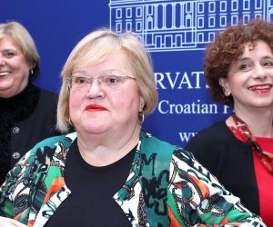 30.01.2020., Zagreb - Na konferenciji za medije  Kluba zastupnika GLAS-a o temi: "Prijedlog GLAS-a za ravnopravno roditeljstvo" govorile su Anka Mrak Taritas, Nada Turina Djuric i Diana Topcic Rosenberg.
Photo: Patrik Macek/PIXSELL