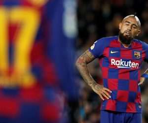 La Liga Santander - FC Barcelona v Granada Soccer Football - La Liga Santander - FC Barcelona v Granada - Camp Nou, Barcelona, Spain - January 19, 2020   Barcelona's Arturo Vidal reacts       REUTERS/Albert Gea ALBERT GEA