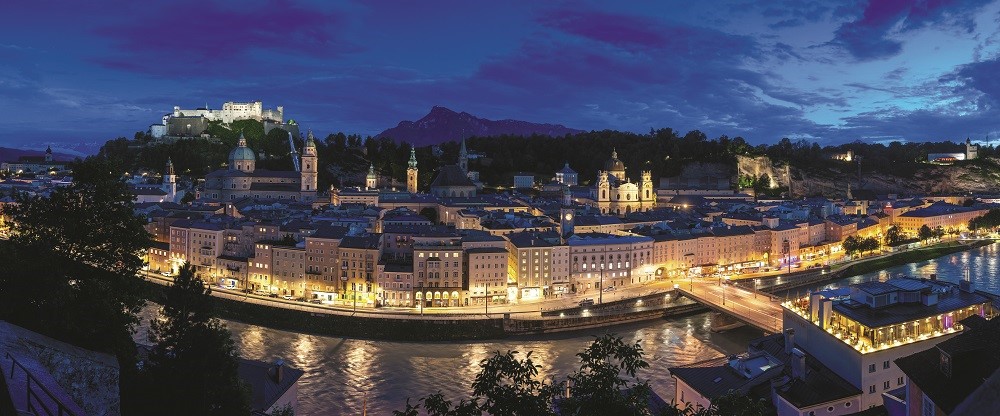 Sehenswürdigkeiten Salzburg, Panoramablick vom Kapuzinerberg auf die Salzburger Altstadt und auf die Festung Hohensalzburg