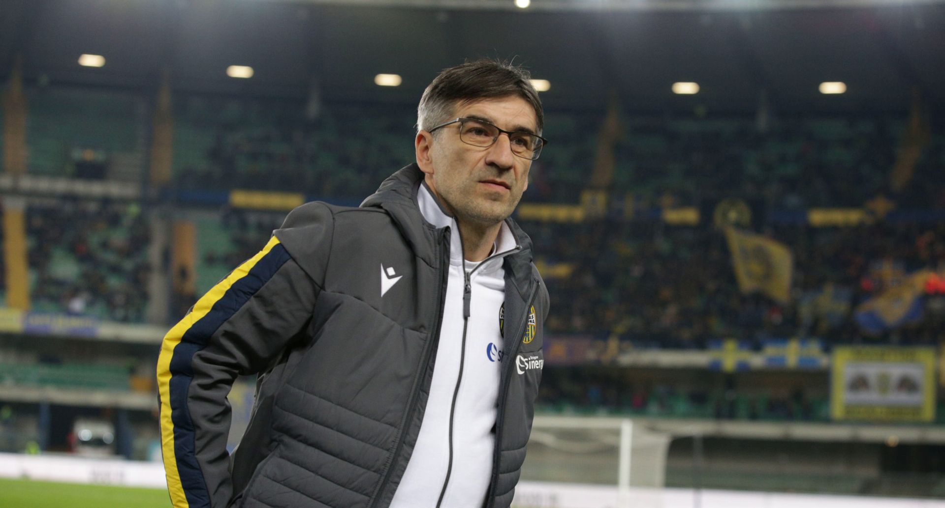 epa08123072 Hellas Verona's head coach Ivan Juric during the Italian Serie A soccer match Hellas Verona FC vs Genoa FC at Marcantonio Bentegodi stadium in Verona, Italy, 12 January 2020.  EPA/EMANUELE PENNACCHIO