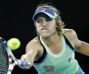 epa08184243 Sofia Kenin of USA in action during her women's singles final match against Garbine Muguruza of Spain at the Australian Open Grand Slam tennis tournament in Melbourne, Australia, 01 February 2020. EPA/FRANCIS MALASIG