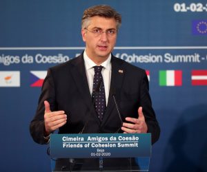 epa08184415 Croatian Prime Minister Andrej Plenkovic (L), speaks during a press conference with Portuguese Prime Minister, Antonio Costa, after a meeting on the sidelines of the Friends of Cohesion group meeting in Beja, Portugal, 01 February 2020.  EPA/NUNO VEIGA