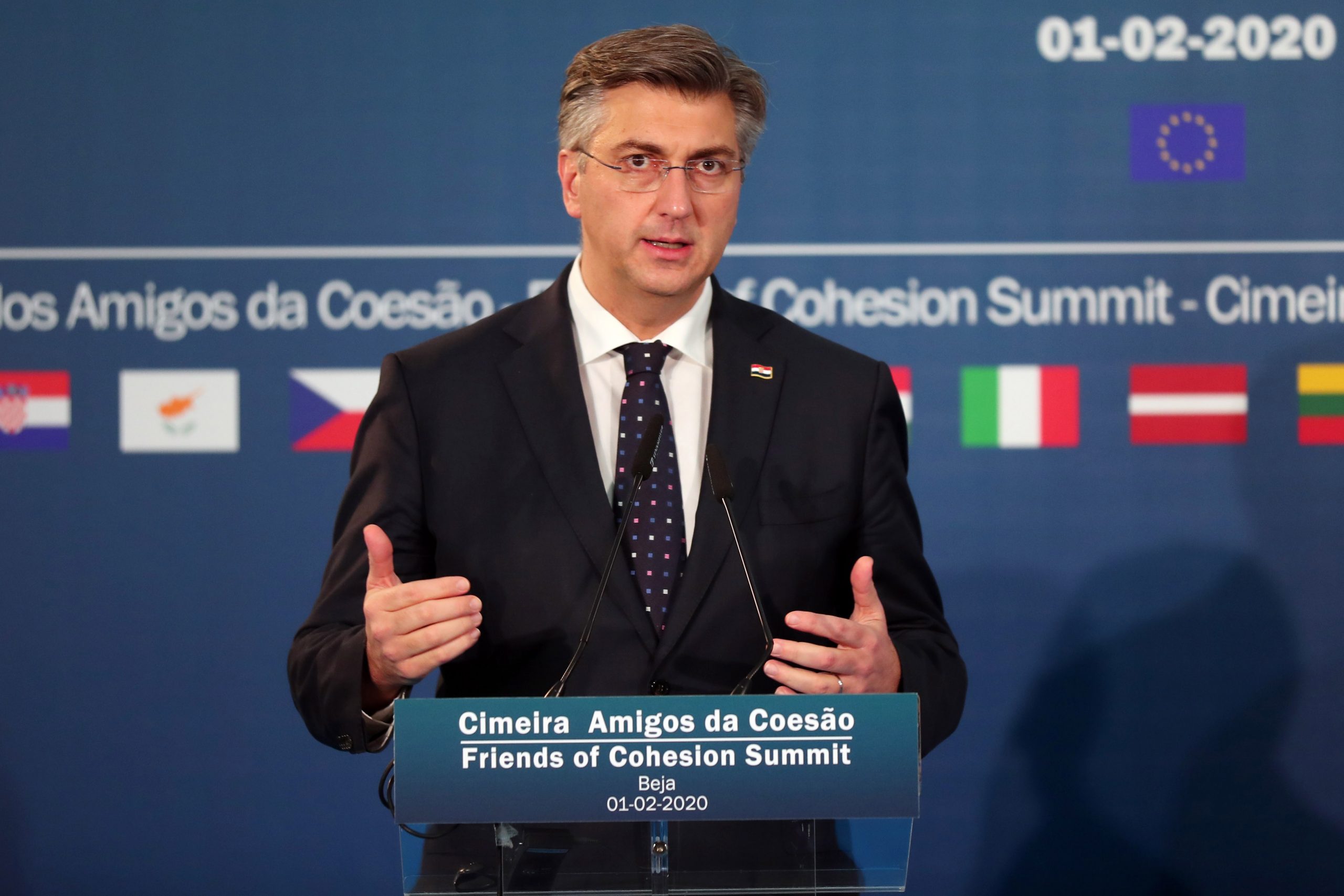 epa08184415 Croatian Prime Minister Andrej Plenkovic (L), speaks during a press conference with Portuguese Prime Minister, Antonio Costa, after a meeting on the sidelines of the Friends of Cohesion group meeting in Beja, Portugal, 01 February 2020.  EPA/NUNO VEIGA