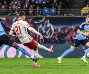 epa08185844 Leipzig's Patrik Schick scores the 1-2 during  the German Bundesliga soccer match between RB Leipzig and Borussia Moenchengladbach in Leipzig, Germany, 01 February 2020.  EPA/FILIP SINGER CONDITIONS - ATTENTION: The DFL regulations prohibit any use of photographs as image sequences and/or quasi-video.
