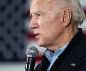 epa08186392 Former US Vice President Joe Biden campaigns to be the 2020 Democratic presidential nominee at the National Cattle Congress Pavilion in Waterloo, Iowa, USA, 01 February 2020. The first-in-the-nation Iowa caucuses are on 03 February 2020.  EPA/JIM LO SCALZO
