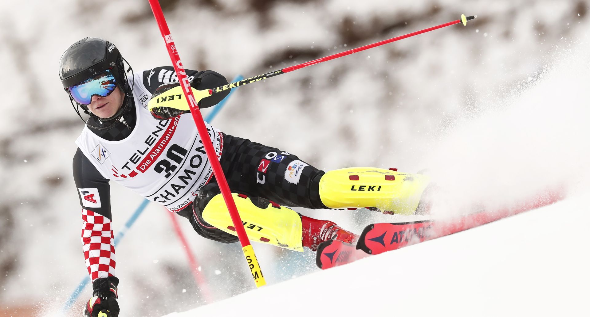 epa08202099 Filip Zubcic of Croatia in action during the first run of the men's Slalom race at the FIS Alpine Skiing World Cup in Les Houches - Chamonix, France, 08 February 2020.  EPA/GUILLAUME HORCAJUELO