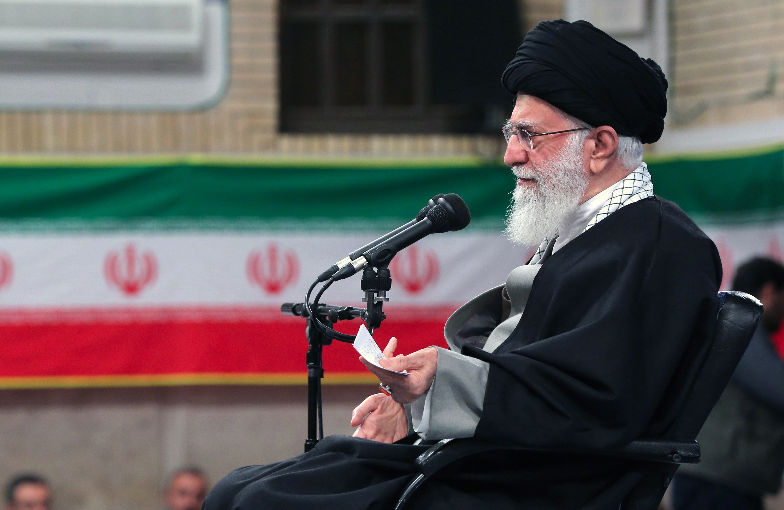 epa08202179 A handout picture made available by the supreme leader office shows Iranian supreme leader Ayatollah Ali Khamenei speaking during a meeting with members of Iranian air forces in Tehran, Iran, 08 February 2020. Media reported that Khamenei said that we should become day by day stronger to prevent of any war against the country.  EPA/HANDOUT  HANDOUT EDITORIAL USE ONLY/NO SALES