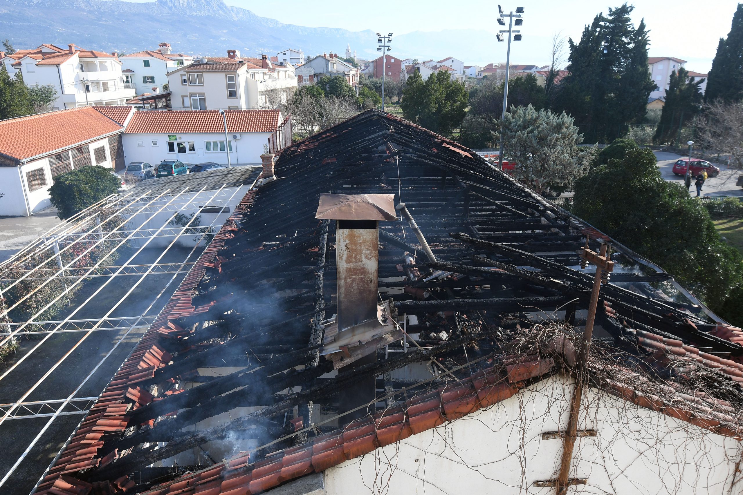 Split, 9.02.2020. Izgorila Poljoprivredna škola u Kastel Štafiliću.                                                     foto HINA/ Mario STRMOTIĆ/ ms