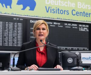 epa08208579 A handout photo made available by Frankfurt Stock Exchange 'Deutsche Boerse AG' shows President of Croatia Kolinda Grabar-Kitarovic delivering a speech during a visit to the Stock Market in Frankfurt am Main, Germany, 10 February 2020.  EPA/MARTIN JOPPEN / HANDOUT  HANDOUT EDITORIAL USE ONLY/NO SALES