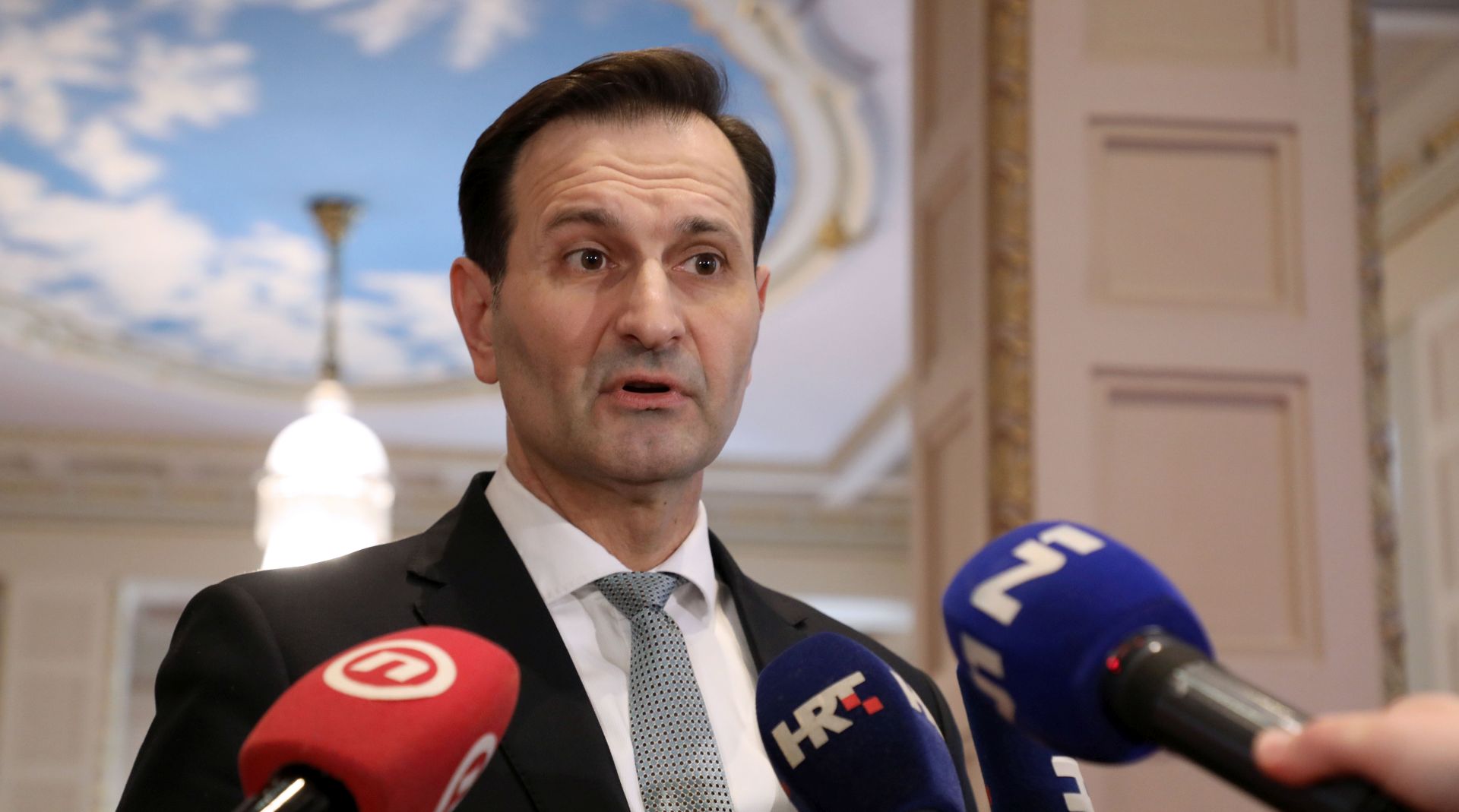 Zagreb, 13.02.2020. - Hrvatski sabor, izjava Mire Kovača medijima. Na fotografiji Miro Kovać.
foto HINA/ Admir BULJUBAŠIĆ/ abu