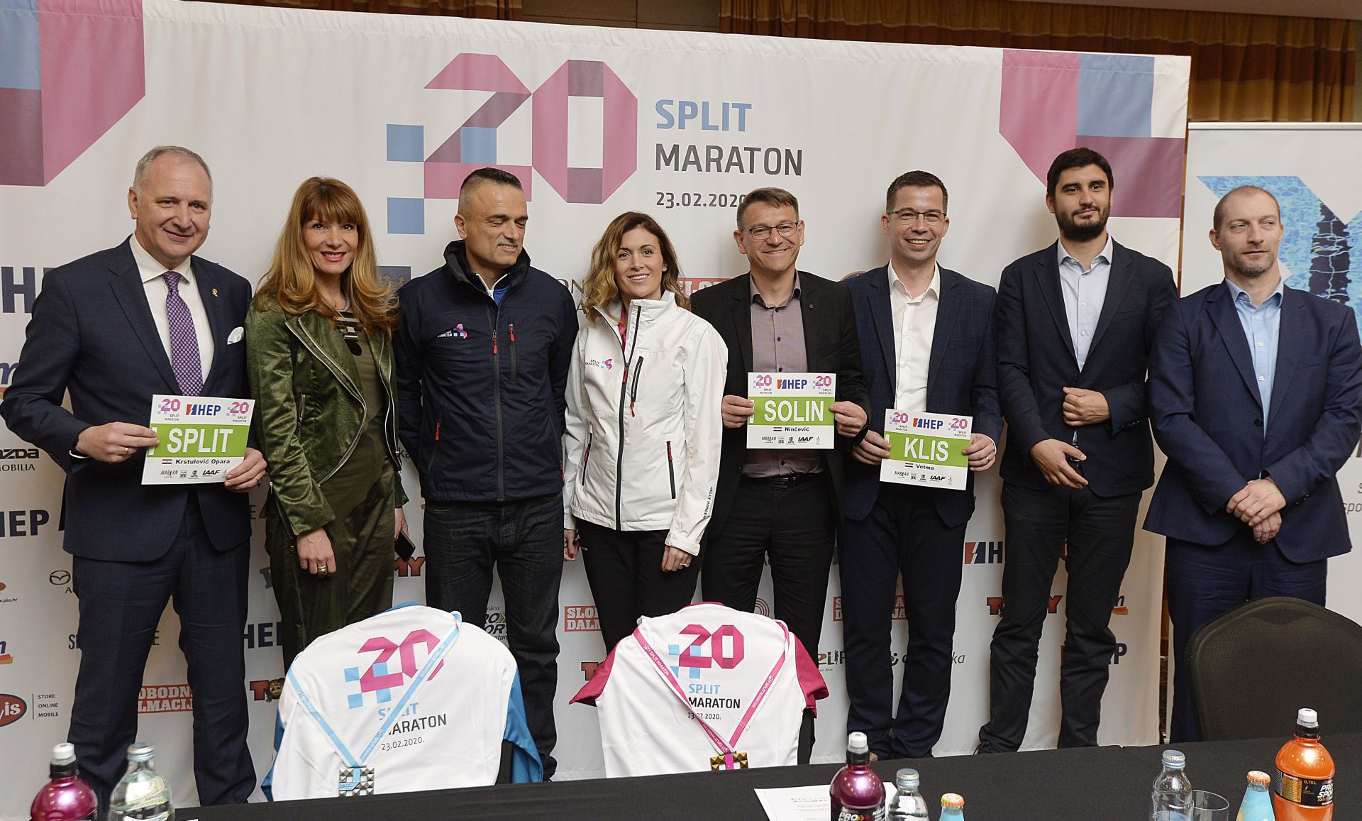 Split, 14.02.2020. Konferencija za medije 20.SPLIT MARATONA. Na slici Andro Krstulović Opara, Kristijan Sindik, Sandra Russo, Dalibor Ninčević, Jakov Vetma, Stipe Čogelja, Joško Stella.                                                   foto HINA/ Mario STRMOTIĆ/ ms