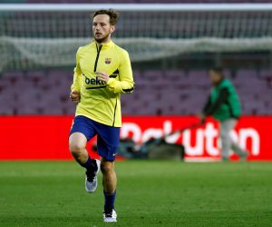 epa08220138 FC Barcelona's midfielder Ivan Rakitic works out after the Spanish LaLiga soccer match between FC Barcelona and Getafe SAD at Camp Nou stadium in Barcelona, Catalonia, Spain, 15 February 2020.  EPA/TONI ALBIR