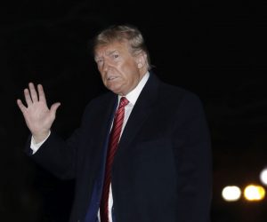 epa08223097 US President Donald J. Trump waves as he  walks on the South Lawn of the White House upon his return from Florida to Washington, DC, USA, 16 February 2020.  EPA/Yuri Gripas / POOL