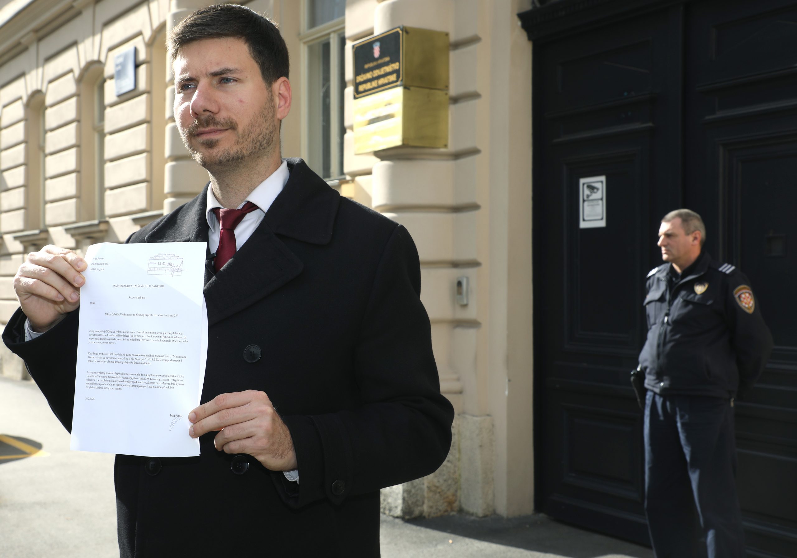 Zagreb, 18.02.2020. - Ivan Pernar (na fotografiji) predao je DORH-u kaznenu prijavu protiv Nikice Gabriæa i odrao konferenciju za medije. foto HINA/ Lana SLIVAR DOMINIÆ/ lsd