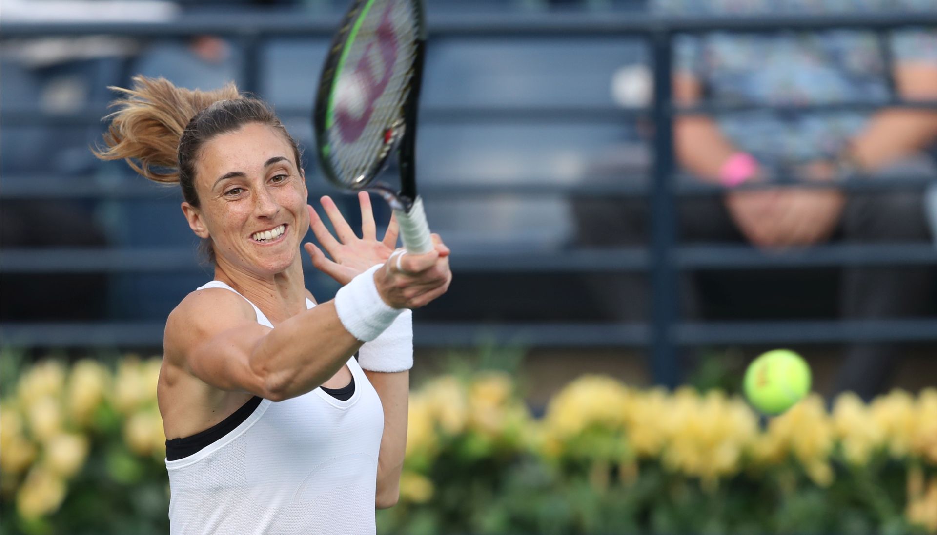 epa08234610 Petra Martic of Croatia in action during her semi final round match against Elena Rybakina of Kazakhstan at the Dubai Duty Free Tennis WTA Championships 2020 in Dubai, United Arab Emirates, 21 February 2020.  EPA/ALI HAIDER