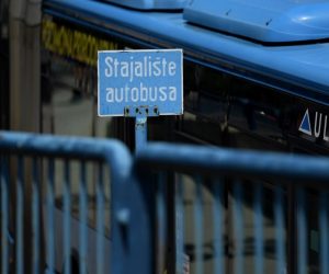 02.07.2019., Zagreb - ZET kupuje nove displeje za stajalista koja nisu opremljena, kako bi putnici mogli vidjeti kada dolazi tramvaj ili autobus. Svaki displej navodno bi trebao stajati oko 12000 kn a ZET ih za sada kupuje 16 komada. 

Photo: Marko Lukunic/PIXSELL