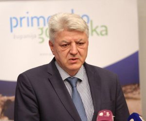 10.02.2020.,  Rijeka -  Zupan Zlatko Komadina i zamjenik Goran Petrc na redovitoj konferenciji za medije u sjedistu zupanije Primorsko goranske. Portret
Photo:Goran Kovacic/PIXSELL
