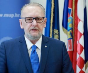 12.02.2020., Zagreb - U sjedistu Ministarstva unutarnjih poslova potpredsjednik Vlade RH i ministar unutarnjih poslova dr. sc. Davor Bozinovic je s predstavnicima triju tvrtki, WAWRZASZEK ISS, zajednicom ponuditelja: M.G.S. Grupa d.o.o./Volvo Group Croatia d.o.o. i DOK-ING d.o.o, potpisao ugovore o nabavi vatrogasnih vozila putem projekta Modernizacija vozila vatrogasnih postrojbi Republike Hrvatske. Photo: Sanjin Strukic/PIXSELL
