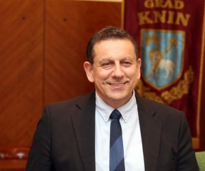 12.03.2018., Knin - U Gradskoj vijecnici odrzana je 8. sjednica Gradskog vijeca Grada Knina na kojoj se raspravljalo o poboljsanju sustava vodoopskrbe i odvodnje i izgradnje uredjaja za prociscavanje otpadnih voda u gradu Kninu. Nikola Blazevic. 
Photo: Dusko Jaramaz/PIXSELL