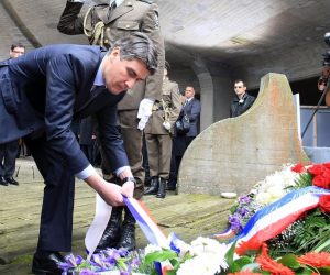 22.04.2012., Jasenovac - Komemoracija u Spomen-podrucju Jasenovac u znak sjecanja na 67. obljetnicu proboja logorasa iz najveceg sabirnog i radnog logora u NDH, osnovanog u drugoj polovici 1941. Drzavni vrh odao je pocast ubijenima i prezivjelima. Predsjednik Vlade RH Zoran Milanovic polozio je vijenac. 
Photo: Dalibor Urukalovic/PIXSELL
