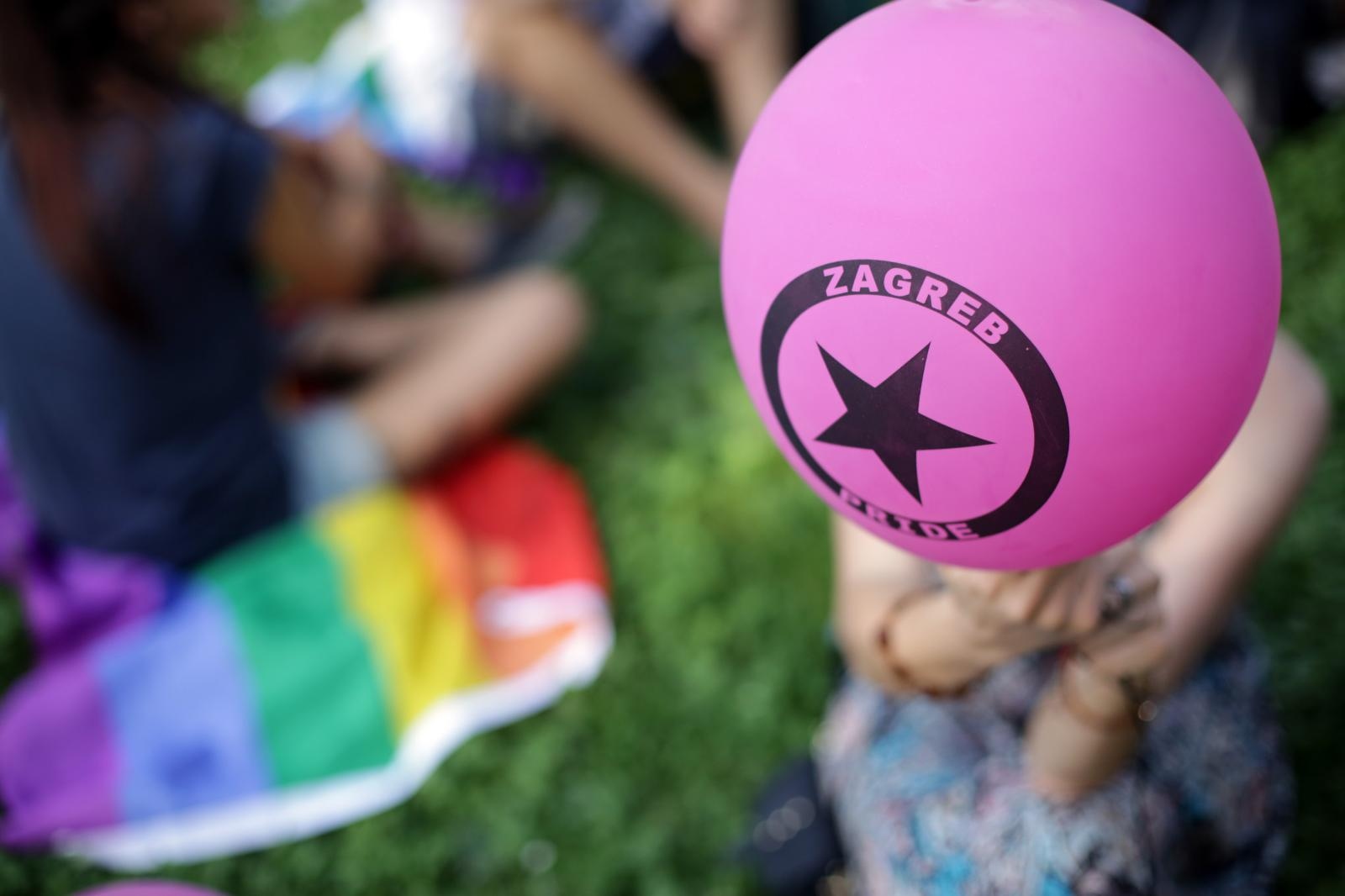 13.06.2015., Zagreb - XIV. Povorka ponosa LGBTIQ osoba i obitelji pod sloganom Glasnije i hrabrije: Antifasizam - bez kompromisa!. Sudionici povorke okupili su se na Trgu Marka Marulica odakle su krenuli sredisnjim zagrebackim ulicama do parka Ribnjak gdje se je odrzao prigodni progam. Photo: Grgur Zucko/PIXSELL