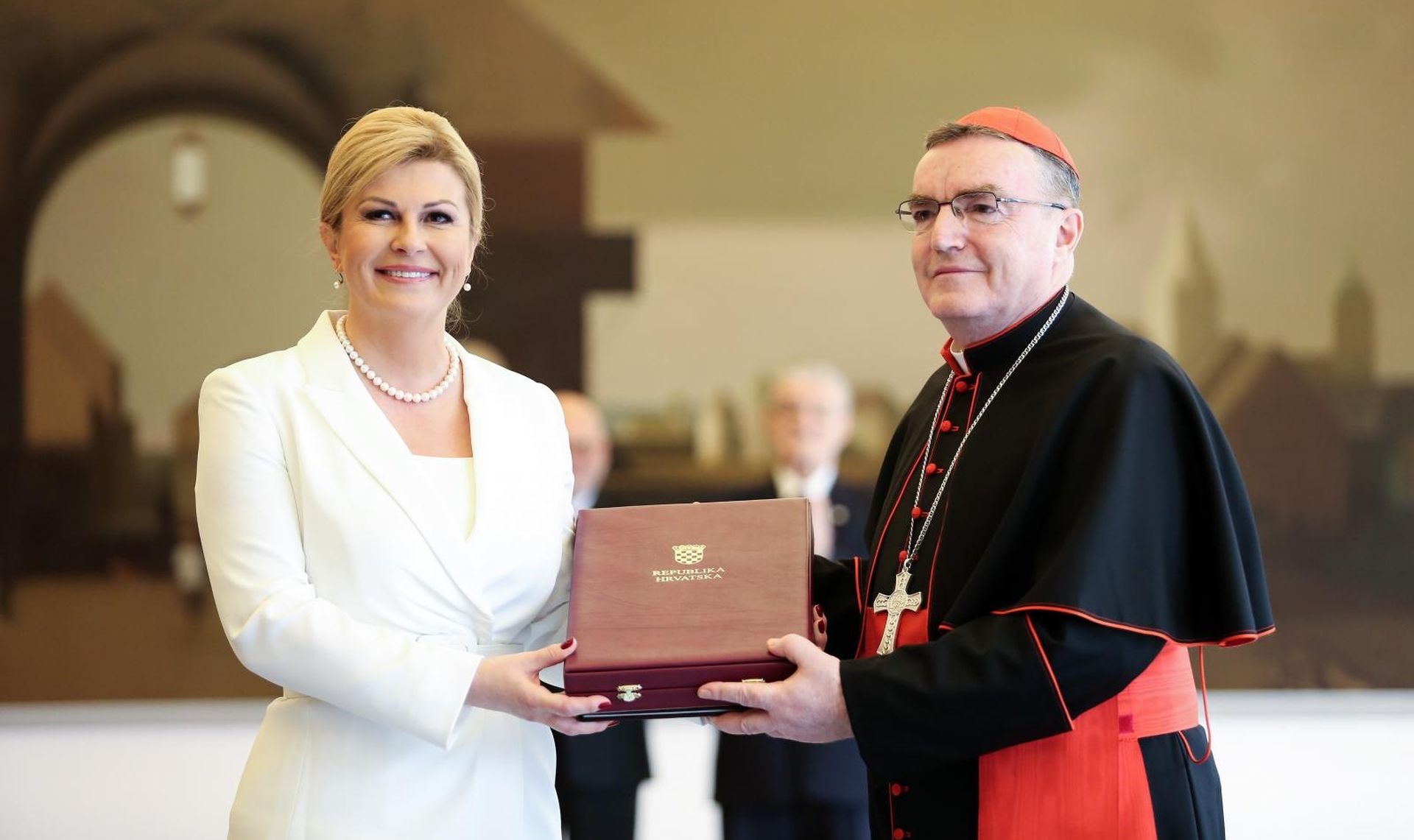 14.02.2020., Zagreb - Predsjednica Republike urucila je posmrtno dodijeljeno odlikovanje Velered predsjednika Republike Franje Tudjmana s lentom i Danicom nadbiskupu zagrebackom, kardinalu Franji Kuharicu. Odlikovanje je preuzeo kardinal Josip Bozanic, nadbiskup zagrebacki. Svecanosti su bili prisutni premijer Andrej Plenkovic, Predsjednik Sabora Gordan Jandrokovic i ostali visoki uzvanici.
Photo: Emica Elvedji/PIXSELL
