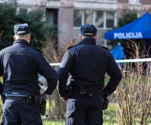 15.02.2020,Zagreb - U novozagrebackom naselju Sopot rano jutros pronadjena je mrtva zenska osoba ispred zgrade u Zemljakovoj ulici.Policija istrazuje okolnosti smrti.
Photo: Jurica Galoic/PIXSELL