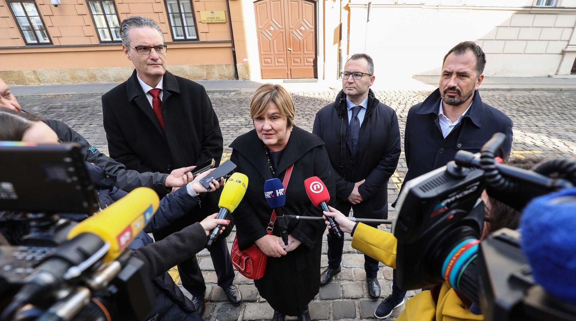 15.02.2020., Zagreb - Konferencija za medije ispred Ustavnog suda na kojoj su se Zeljka Markic, Vice Batarelo, Igor Peternel i odvjetnik Kresimir Grebenar osvrnuli na djelovanje Ustavnog suda RH te govorili o nadolazecim aktivnostima inicijative u osnivanju.
Photo: Jurica Galoic/PIXSELL