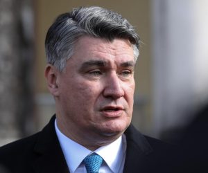 19.02.2020., Zagreb - Predsjednik Republike Zoran Milanovic polozio vijence i zapaliio svijece kod spomenika Glas hrvatske zrtve – Zid boli, na grobnicu Narodnih heroja te na grobu Ivice Racana i prvog predsjednika RH dr Franje Tudjmana. 
Photo: Robert Anic/PIXSELL