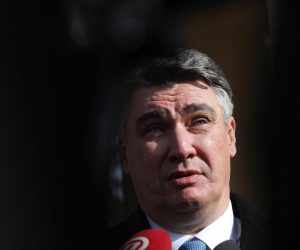 19.02.2020., Zagreb - Predsjednik Republike Zoran Milanovic polozio vijence i zapaliio svijece kod spomenika Glas hrvatske zrtve – Zid boli, na grobnicu Narodnih heroja te na grobu Ivice Racana i prvog predsjednika RH dr Franje Tudjmana. 
Photo: Robert Anic/PIXSELL