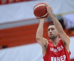 19.02.2020., KC Drazen Petrovic, Zagreb - Zadnjih 15 minuta treninga Hrvatske kosarkaske reprezentacije uoci kvalifikacija za Eurobasket. Roko Leni Ukic.Photo: Marko Prpic/PIXSELL