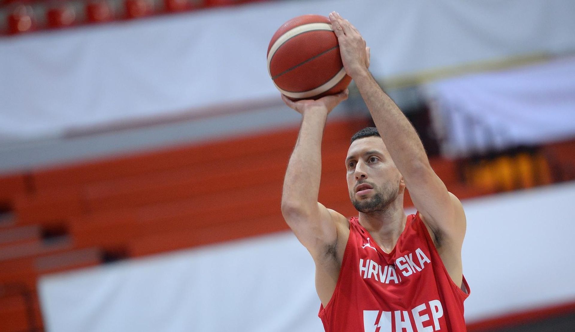 19.02.2020., KC Drazen Petrovic, Zagreb - Zadnjih 15 minuta treninga Hrvatske kosarkaske reprezentacije uoci kvalifikacija za Eurobasket. Roko Leni Ukic.Photo: Marko Prpic/PIXSELL