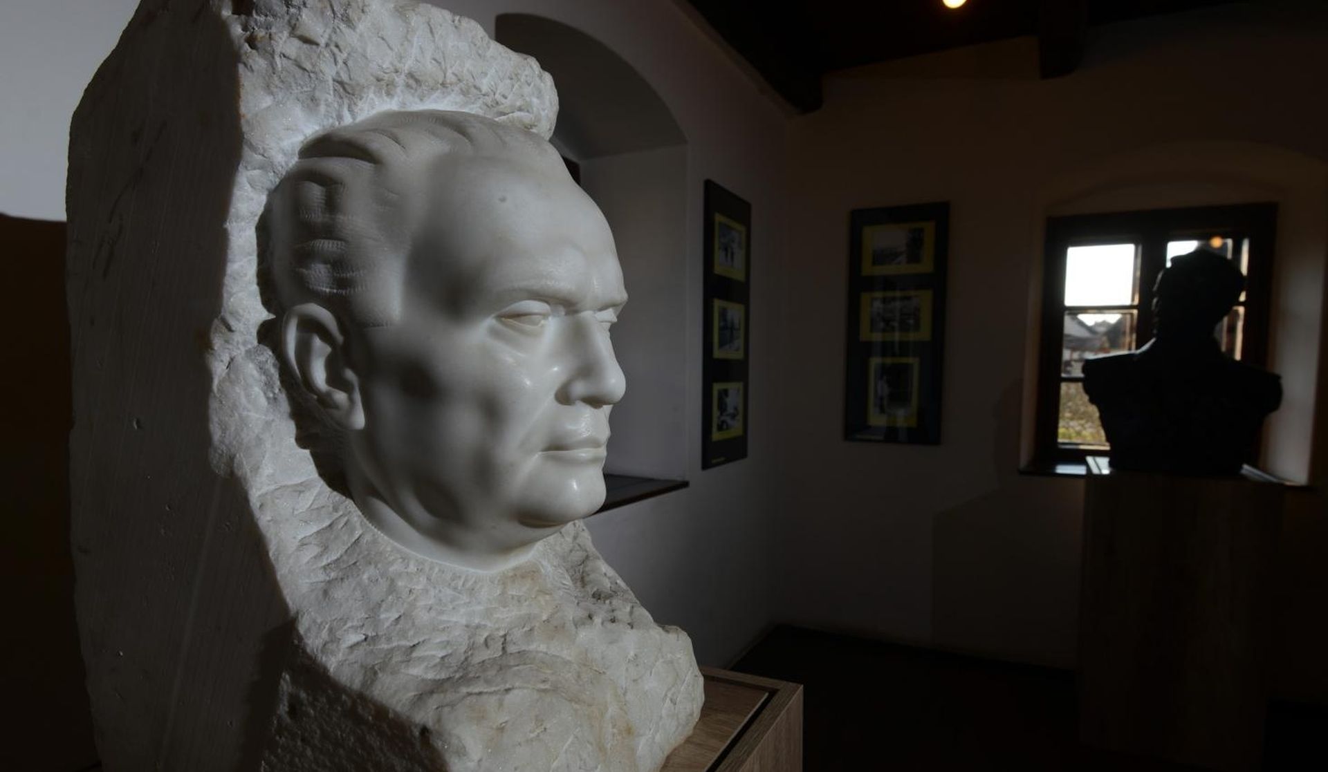19.03.2015., Kumrovec - Mramorna bista Josipa Broza Tita iz Ureda predsjednika na Pantovcaku preselila se u Titovu rodnu kucu u Kumrovcu. Photo: Marko Jurinec/PIXSELL