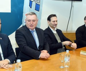 21.02.2020., Sisak -Kandidati Opcije za promjene, kandidat za predsjednika HDZ-a dr.Miro Kovac, te potpredsjednike Davor Ivo Stier i Milijan Brkic druzili su se sa istomisljenicima u Obrnickoj komori.
Photo: Nikola Cutuk/PIXSELL