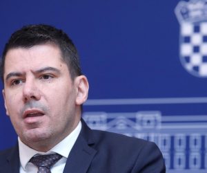 25.02.2020., Zagreb - Na konferenciji za medije Kluba zastupnika Mosta nezavisnih lista o temi: "Kako trgovacka vecina i ljudi pod istragama mogu odlucivati o izboru glavnog drzavnog odvjetnika?", govorio je zastupnik Nikola Grmoja.
Photo: Patrik Macek/PIXSELL