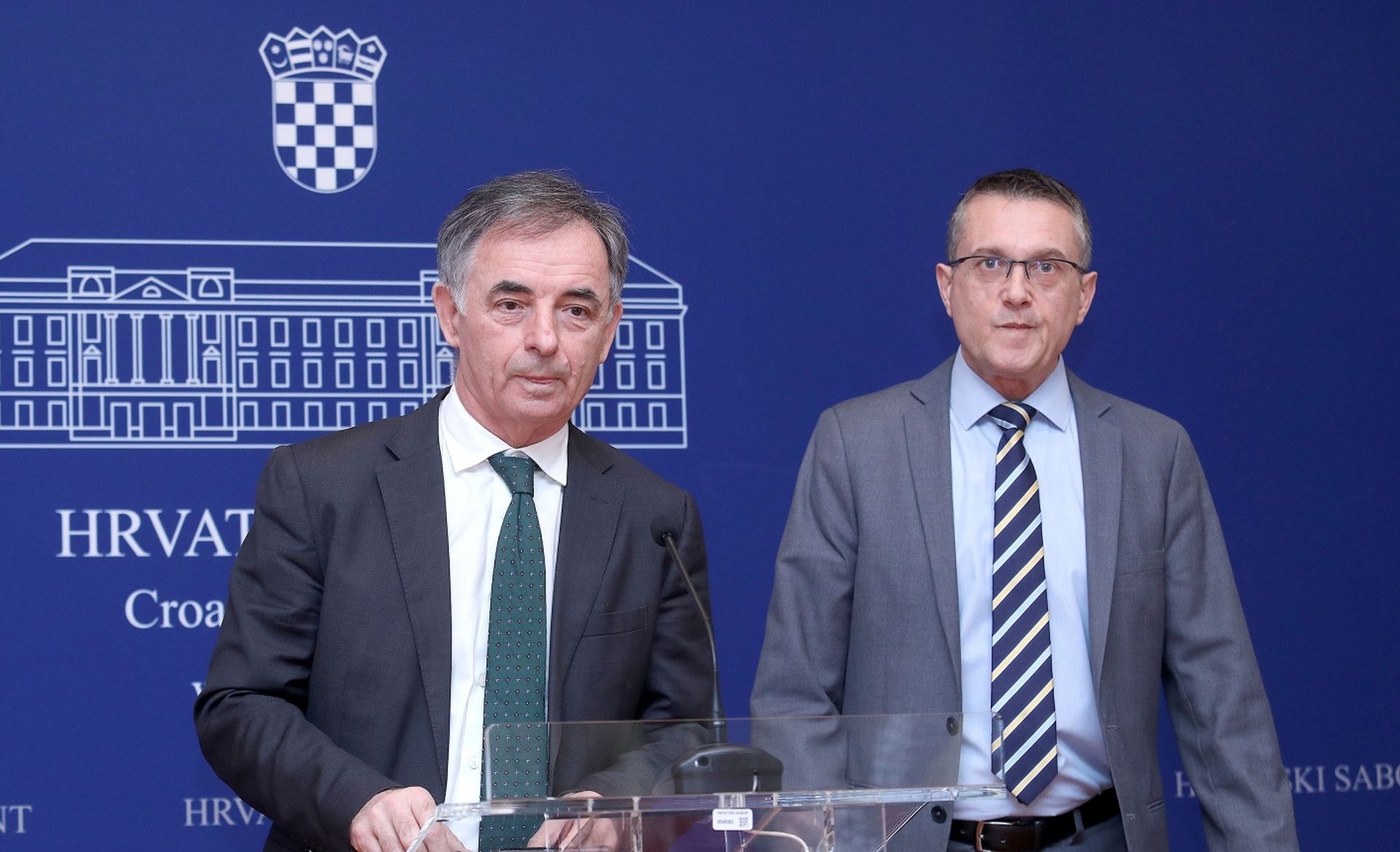 25.02.2020., Zagreb - Na konferenciji za medije odrzanoj u Saboru o temi: "Nasilje i govor mrznje na karnevalu u Imotskom i vandalizam na Polikliniku Svjetlost" govorili su predsjednik Odbora za ljudska prava i prava nacionalnih manjina Milorad Pupovac i clan Odbora Goran Beus Richembergh. 
Photo: Patrik Macek/PIXSELL