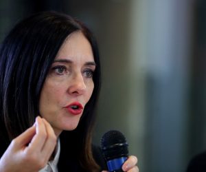 29.01.2020., Zagreb - Ministrica znanosti i obrazovanja Blazenka Divjak sudjelovala je na konferenciji za medije na kojoj je predstavljen softver za provjeru autenticnosti radova u sustavu visokog obrazovanja. Predstavila ga je Sandra Kucina Softic, pomocnica ravnatelja Srca. Novi alat dostupan je za oko 150.000 studenata i oko 9.600 nastavnika te ce omoguciti provjeru studentskih radova, od seminarskih, zavrsnih do doktorskih, cime ce se olaksati prosudba vezanu uz autenticnost pojedinog rada. 
Photo: Goran Stanzl/PIXSELL