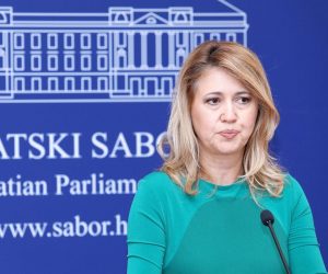 Zagreb: Milanka Opačić, novi član Kluba zastupnika Stranke rada i solidanosti 31.10.2018., Zagreb - Milanka Opacic odrzala je u Saboru konferenciju za medije i izjavila da ostaje neovisna zastupnica, ali da ce djelovati unutar kluba zastupnika Stranke rada i solidarnosti.    

     

Photo: Patrik Macek/PIXSELL