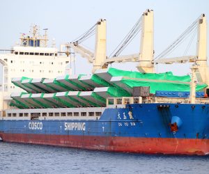 24.02.2020., Ploce - Brod DA YU XIA s dijelovima konstrukcije Peljeskog mosta izgradjenim u Kini tijekom noci stigao pred luku Ploce gdje je usidren.
Photo: Ivo Cagalj/PIXSELL