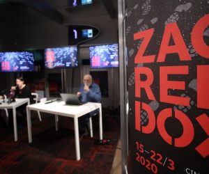Zagreb, 25.02.2020 - Na konferenciji za novinare u Branimir mingle mallu najavljeno je 16. izdanje Medunarodnog festivala dokumentarnog filma ZagrebDox. Na slici Ivana Sansevic, producentica festivala Lucija Parac i direktor festivala Nenad Puhovski.
foto HINA/ Damir SENCAR/ ds