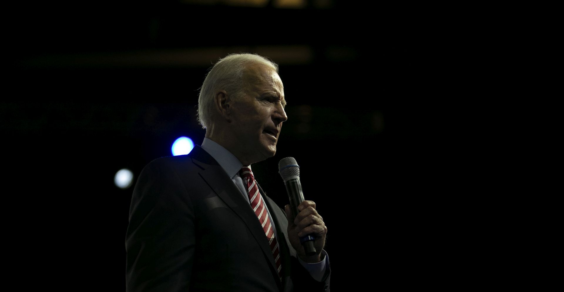 epa08204479 US Democratic Party presidential candidate former Vice-President Joe Biden speaks at the McIntyre-Shaheen 100 Club Event in Manchester, New Hampshire, USA, 08 February 2020. The first of the National Primaries is to be held in New Hampshire on 11 February 2020.  EPA/KATHERINE TAYLOR