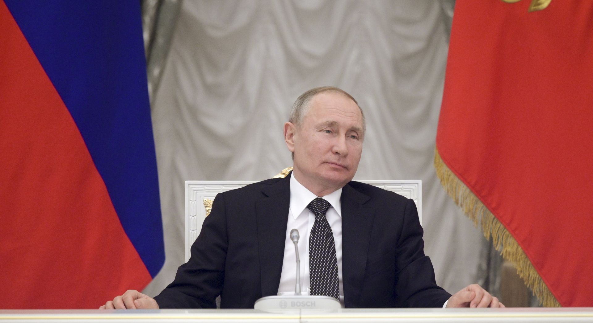 epa08249513 Russian President Vladimir Putin chairs a meeting with members of the working group on proposals for amendments to the Russian constitution, in Moscow, Russia, 26 February 2020.  EPA/ALEXEI DRUZHININ / SPUTNIK / KREMLIN POOL MANDATORY CREDIT