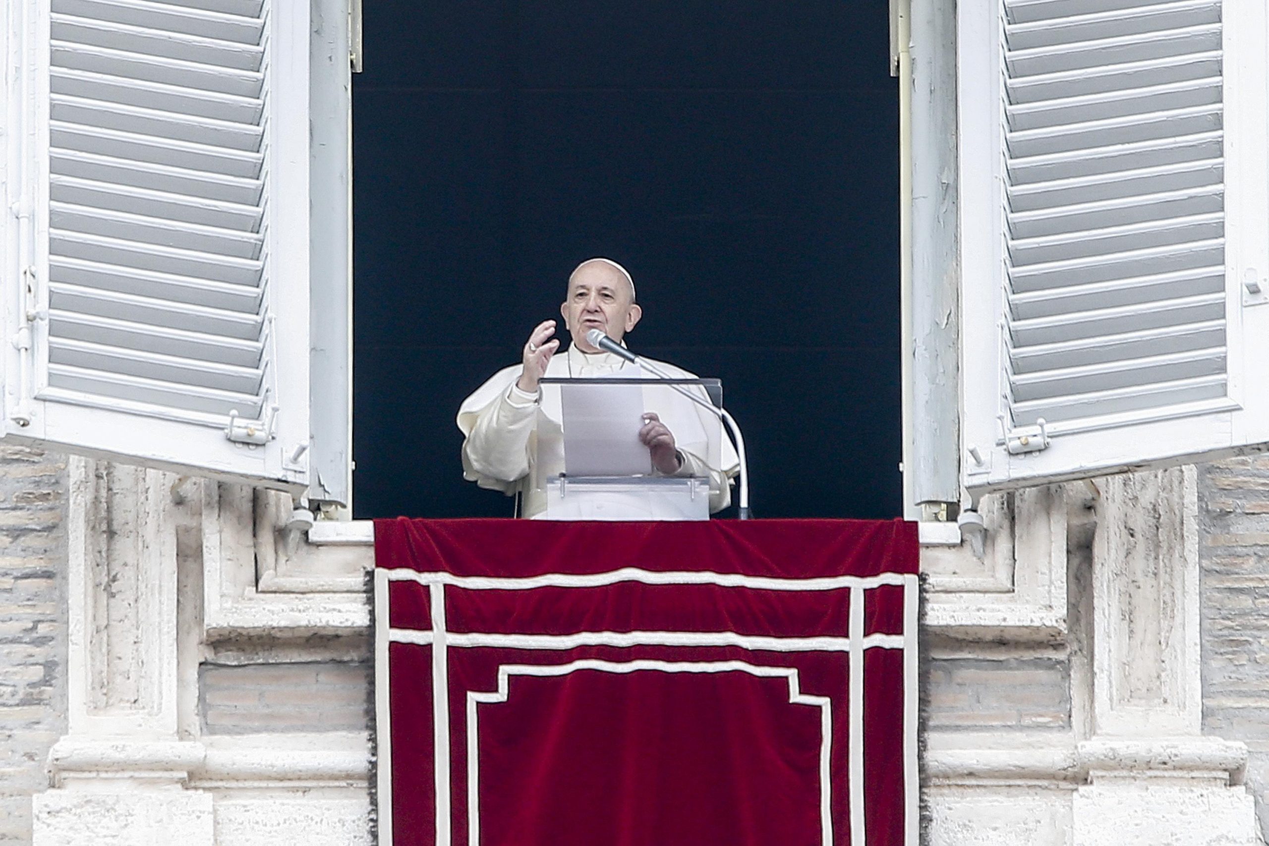 epa08261803 Pope Francis leads his Sunday Angelus prayer from the window of his office overlooking Saint Peter's Square at the Vatican, 01 March 2020.  EPA/FABIO FRUSTACI