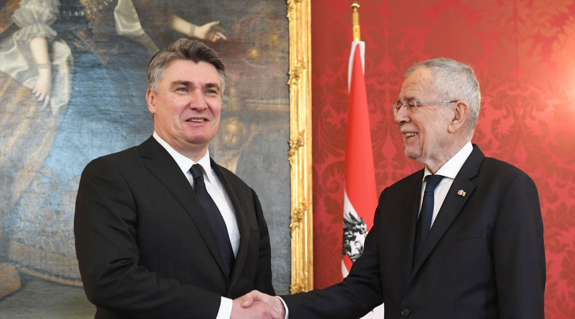 Beč, 02.03.2020. - Hrvatski predsjednik Zoran Milanović u službenom posjetu Austriji. Sastao se s predsjednikom Republike Austrije Alexanderom Van der Bellenom. Na fotografiji Zoran Milanović, Alexander Van der Bellen. foto HINA/ Ured predsjednika/ ml